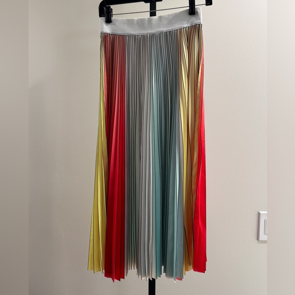 Alice + Olivia Arden Pleated Midi Skirt - Picture 4 of 9